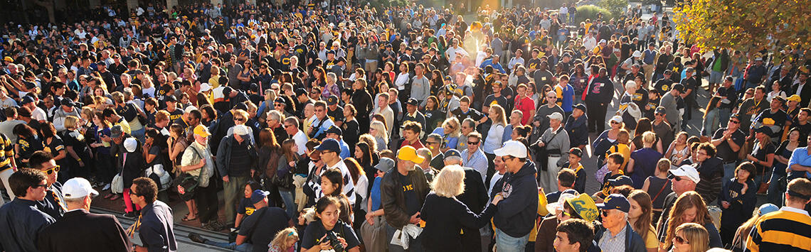 Crowd on Sproul steps - Photo by Keegan Hauser